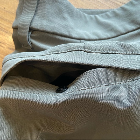 Lululemon mens green shorts EUC size 30 - Picture 10 of 11